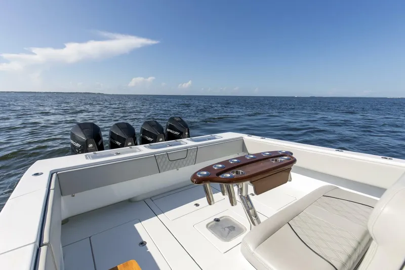 Slide: The Image of 2022 44_ Contender 44 ST One More Cockpit  (4) - 5502704