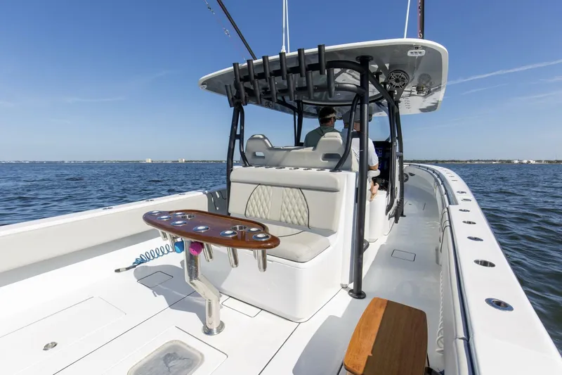 Slide: The Image of 2022 44_ Contender 44 ST One More Cockpit  (7) - 5502707