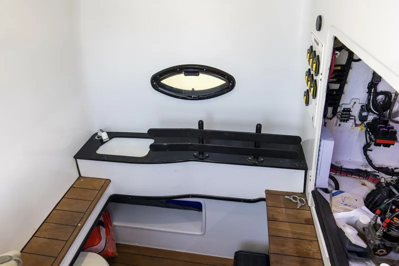 Slide: The Image of 2022 44_ Contender 44 ST One More Engines (7) - 5502710