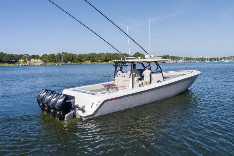 Slide: The Image of 2022 44_ Contender 44 ST One More Starboard Profile  (11) - 5502808