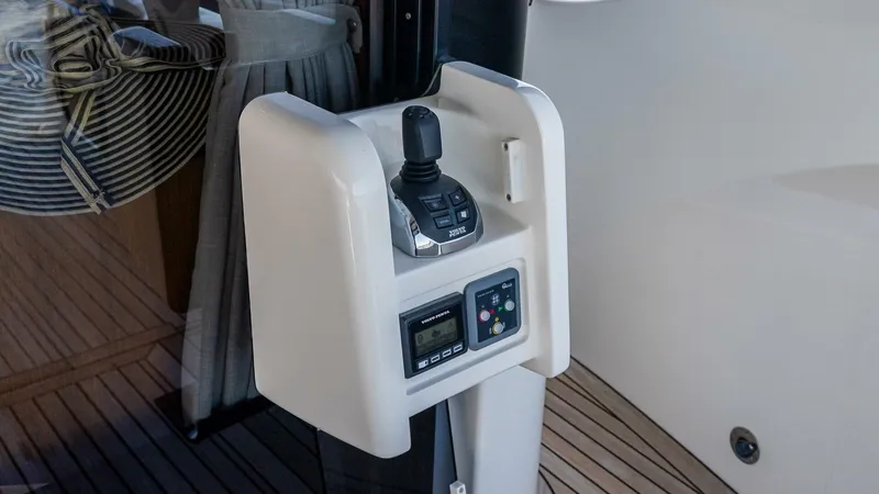 Slide: The Image of Absolute Navetta 58 2019 - 5502911