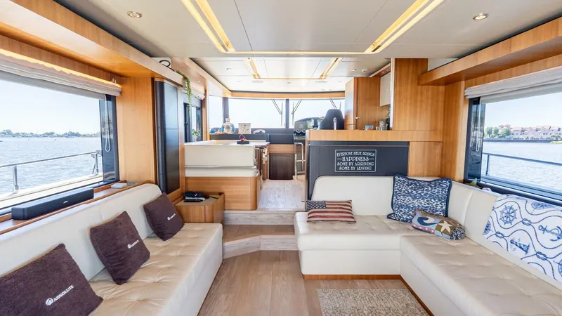 Slide: The Image of Absolute Navetta 58 2019 - 5502900