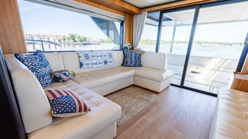 Slide: The Image of Absolute Navetta 58 2019 - 5502903