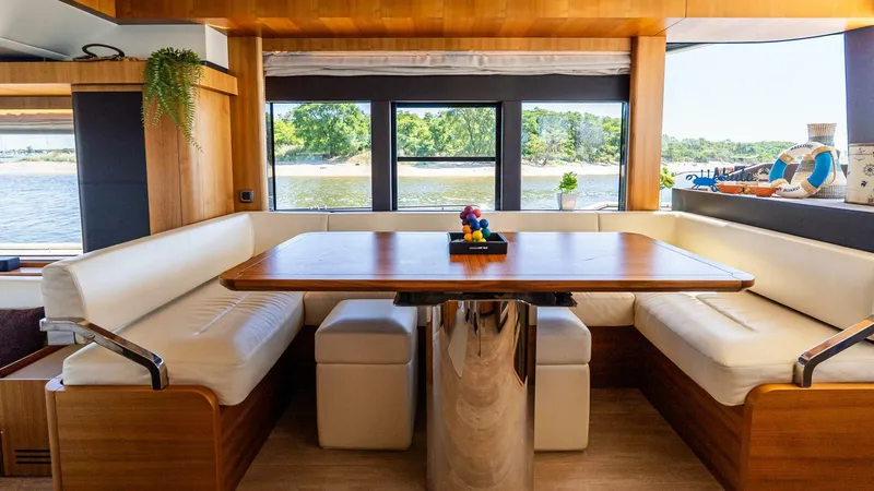 Slide: The Image of Absolute Navetta 58 2019 - 5502907