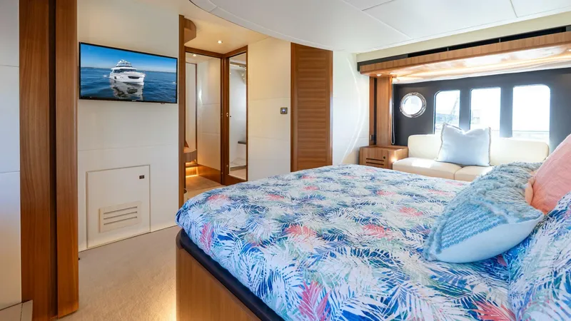 Slide: The Image of Absolute Navetta 58 2019 - 5502885