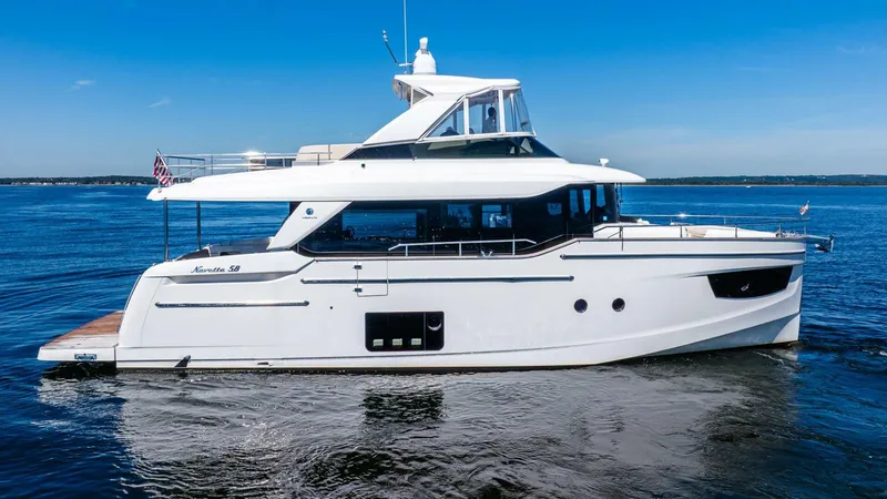 Slide: The Image of Absolute Navetta 58 2019 - 5502882