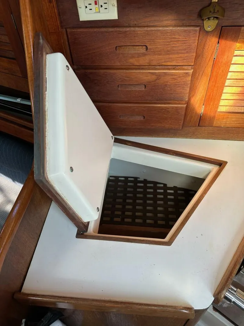 Slide: The Image of Tartan 31 1988 - 5503267