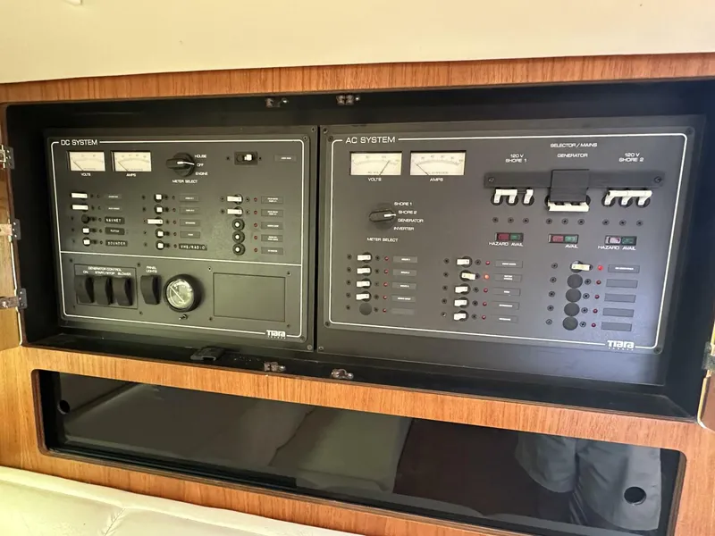 Slide: The Image of Tiara 3500 Open 1998 - 5503406