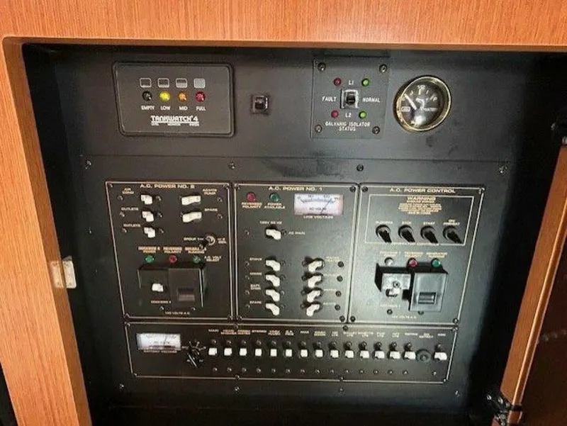 Slide: The Image of Cruisers 340 Express 2004 - 5503568