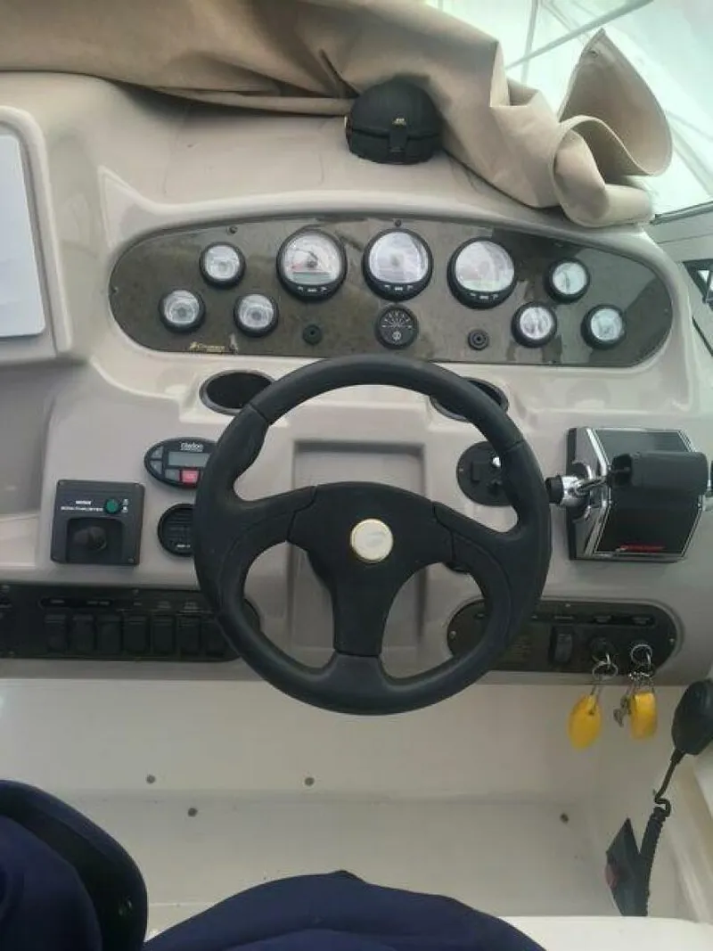 Slide: The Image of Cruisers Yachts 340 Express 2004 - 5503539