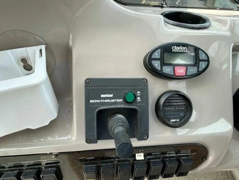 Slide: The Image of Cruisers Yachts 340 Express 2004 - 5503543