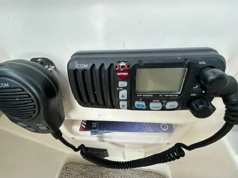 Slide: The Image of Cruisers Yachts 340 Express 2004 - 5503545