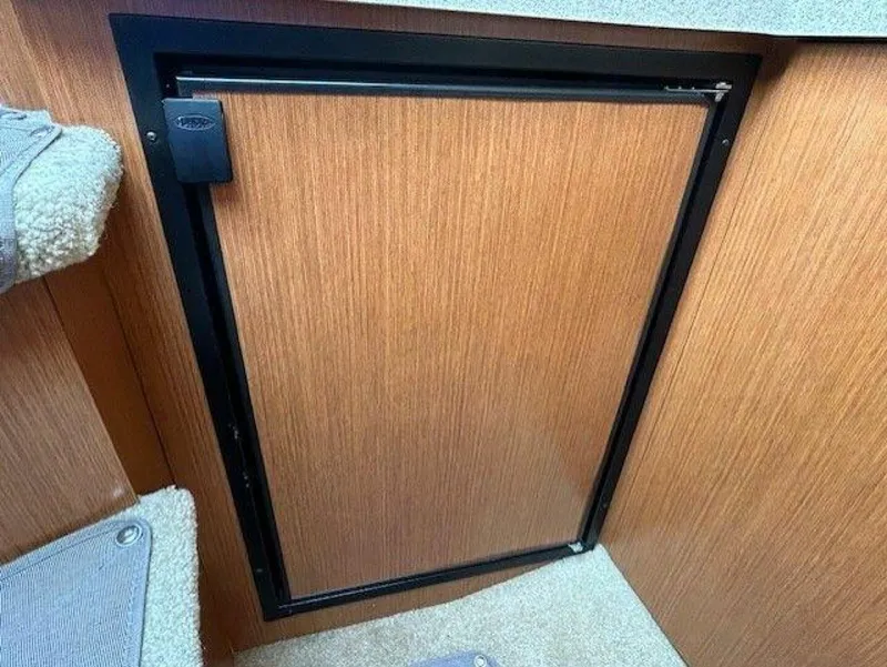 Slide: The Image of Cruisers Yachts 340 Express 2004 - 5503554