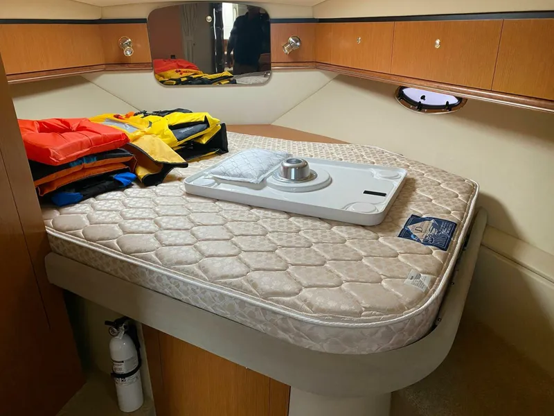 Slide: The Image of Cruisers Yachts 340 Express 2004 - 5503559