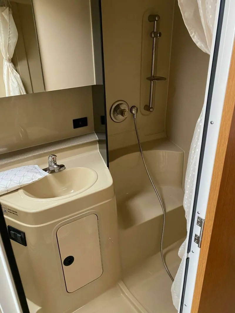 Slide: The Image of Cruisers Yachts 340 Express 2004 - 5503563