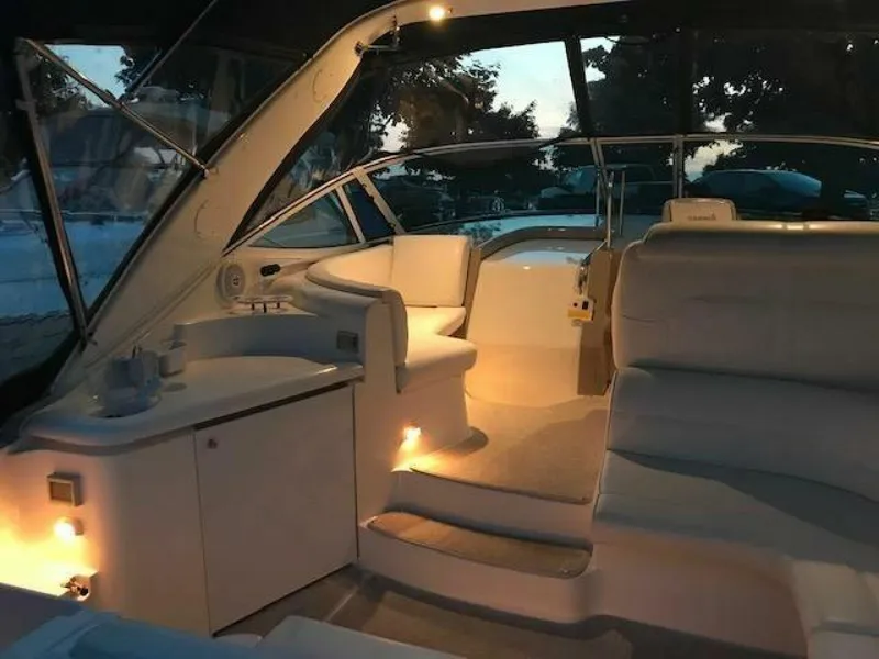 Slide: The Image of Cruisers Yachts 340 Express 2004 - 5503530