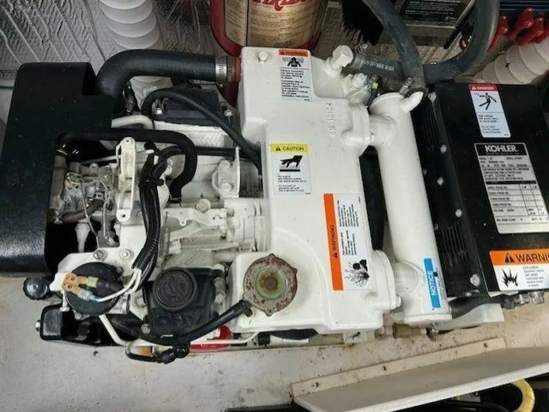 Slide: The Image of Cruisers Yachts 340 Express 2004 - 5503580