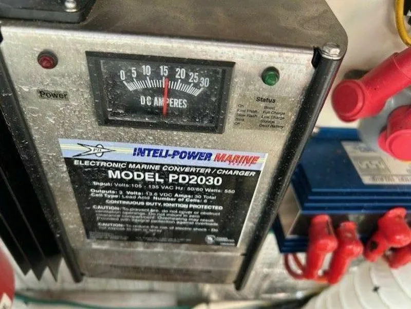 Slide: The Image of Cruisers Yachts 340 Express 2004 - 5503582