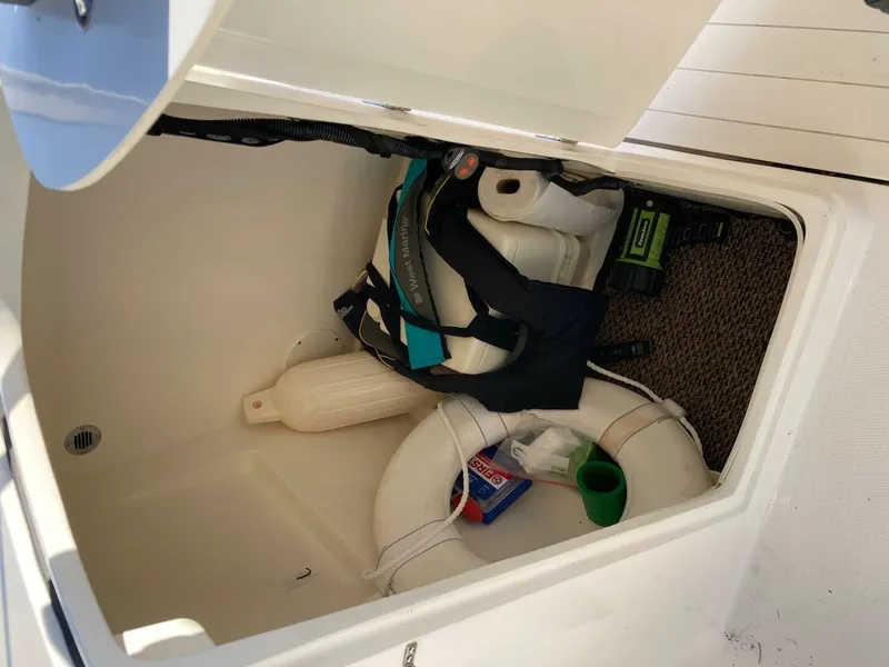 Slide: The Image of Mako 215 Dual Console 2006 - 5505060