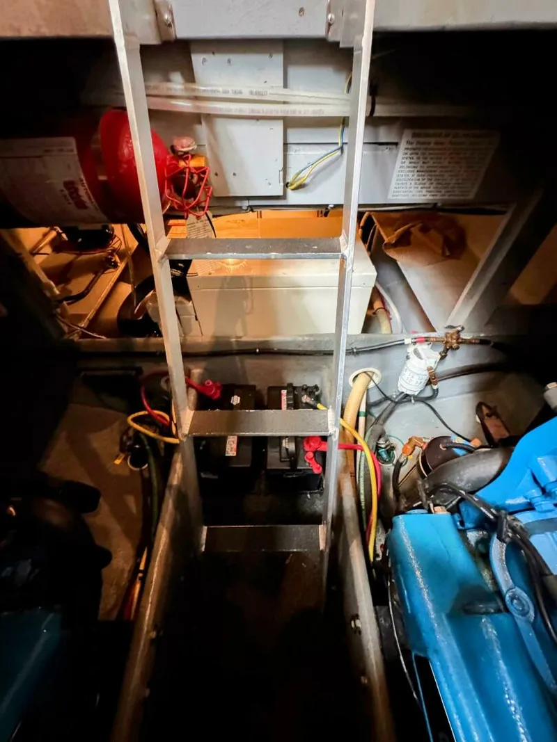 Slide: The Image of Silverton 35 Motor Yacht 2005 - 5505416