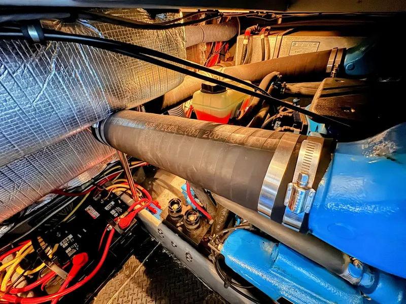 Slide: The Image of Silverton 35 Motor Yacht 2005 - 5505421