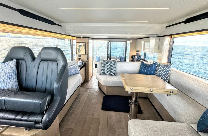 Slide: The Image of Absolute 48 Navetta 2021 - 5546139