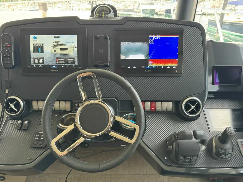 Slide: The Image of Absolute 48 Navetta 2021 - 5546141