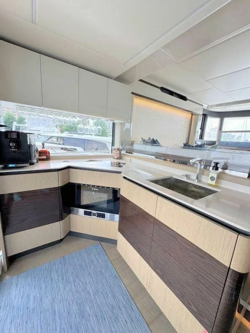 Slide: The Image of Absolute 48 Navetta 2021 - 5546145