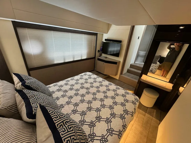 Slide: The Image of Absolute 48 Navetta 2021 - 5546164