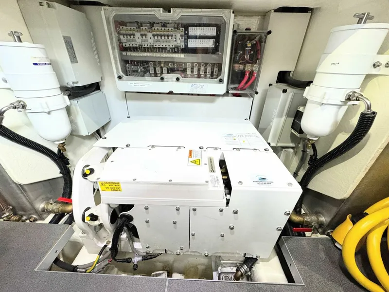 Slide: The Image of Absolute 48 Navetta 2021 - 5546187