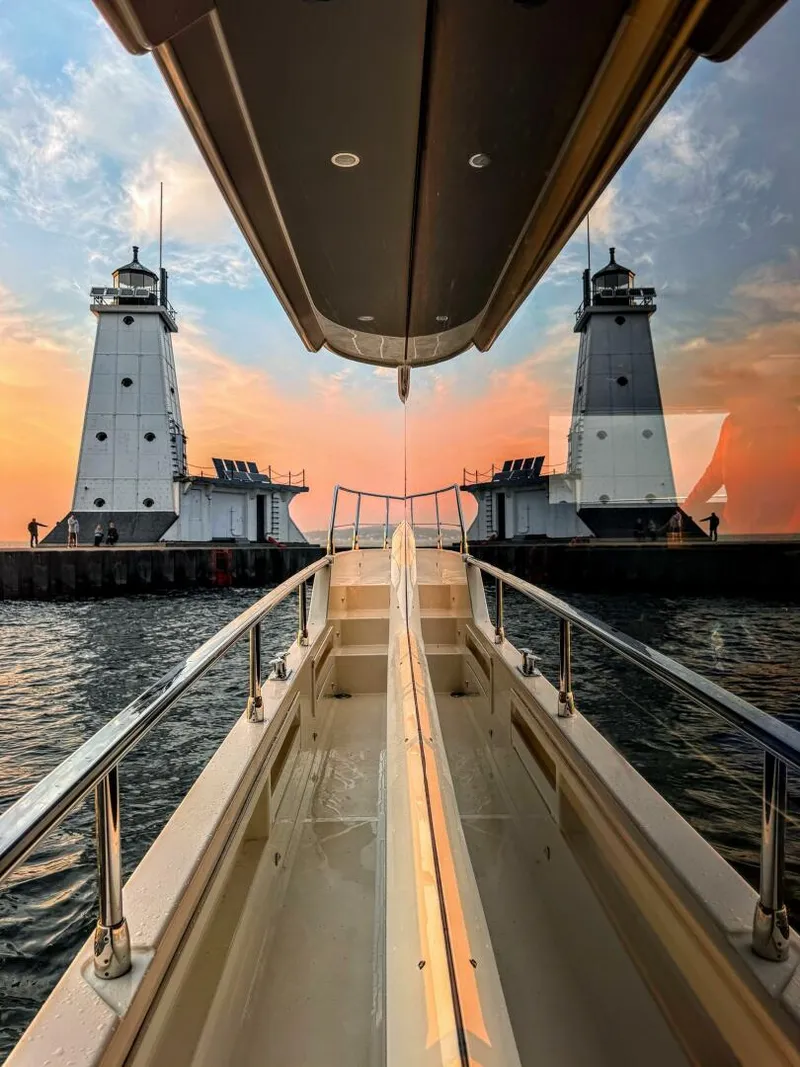 Slide: The Image of Absolute 48 Navetta 2021 - 5546215