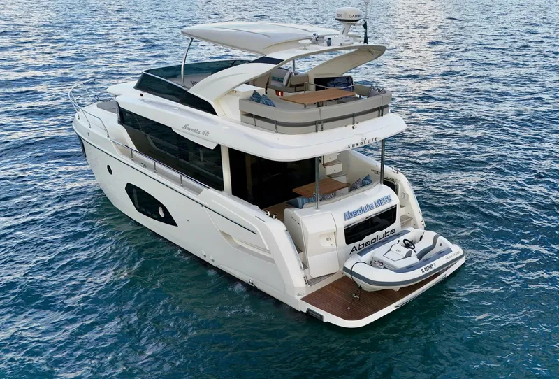 Slide: The Image of Absolute 48 Navetta 2021 - 5546129