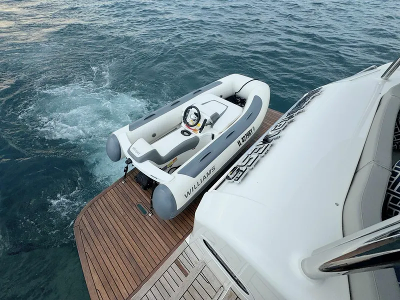 Slide: The Image of Absolute 48 Navetta 2021 - 5546131