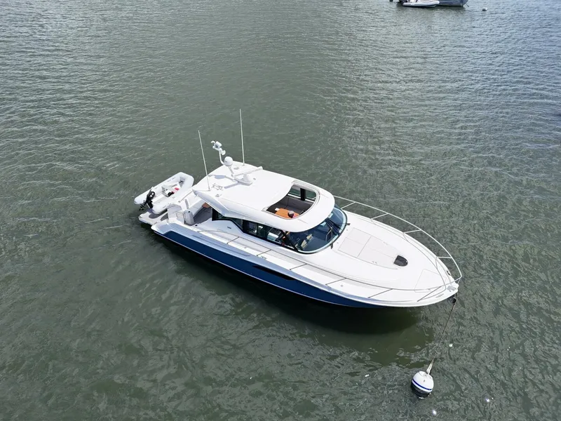 Slide: The Image of Tiara C44 Coupe 2017 - 5505821