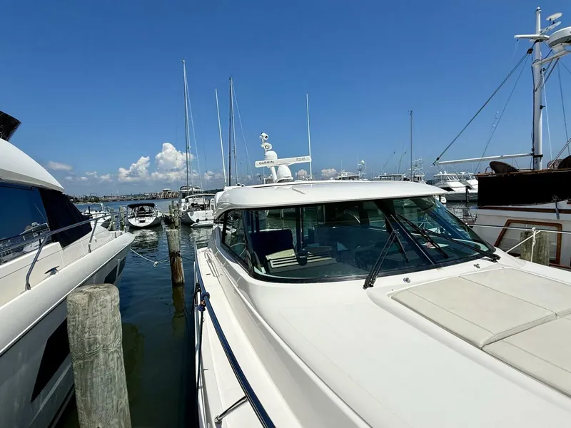 Slide: The Image of Tiara C44 Coupe 2017 - 5505834