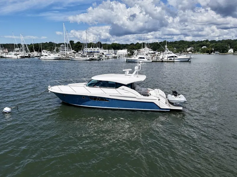 Slide: The Image of Tiara C44 Coupe 2017 - 5505804