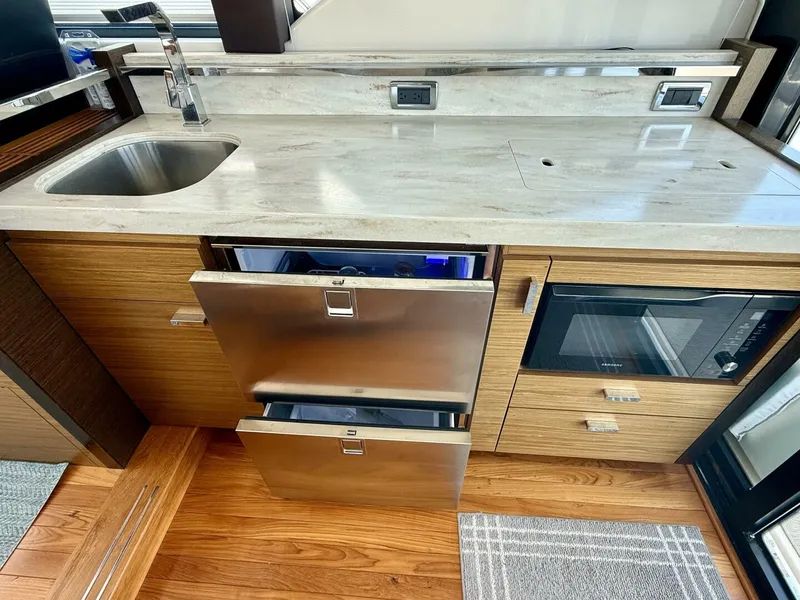 Slide: The Image of Tiara C44 Coupe 2017 - 5505887