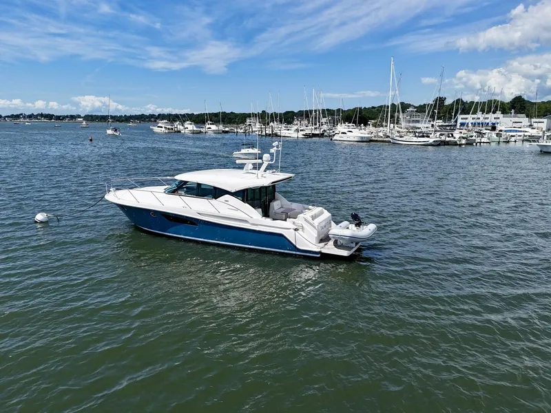 Slide: The Image of Tiara C44 Coupe 2017 - 5505805