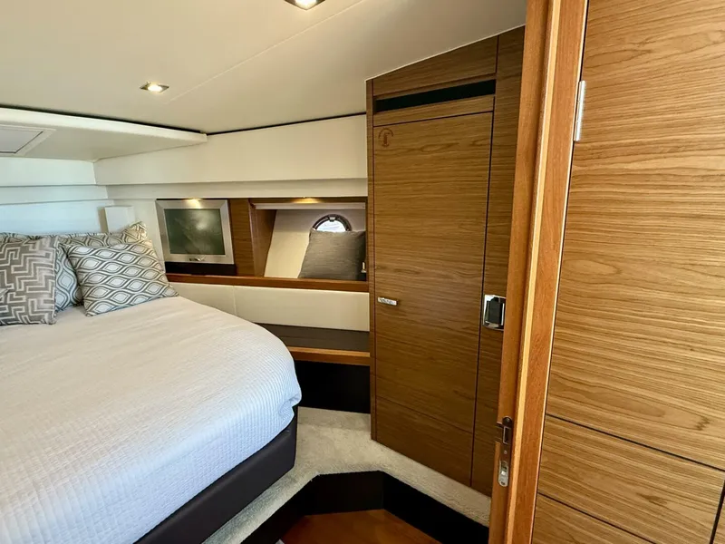 Slide: The Image of Tiara C44 Coupe 2017 - 5505911