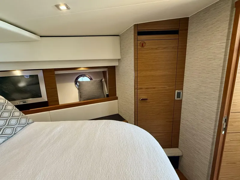 Slide: The Image of Tiara C44 Coupe 2017 - 5505916