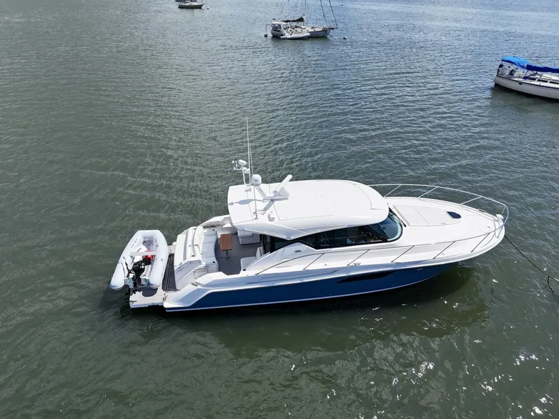 Slide: The Image of Tiara C44 Coupe 2017 - 5505818