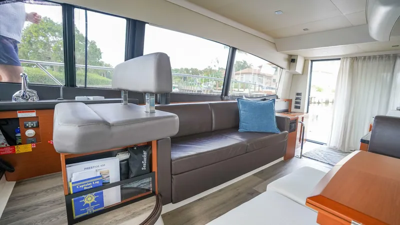 Slide: The Image of Prestige 550 Flybridge 2015 - 5506053