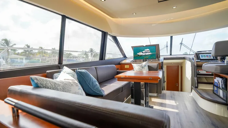 Slide: The Image of Prestige 550 Flybridge 2015 - 5506055