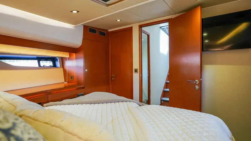 Slide: The Image of Prestige 550 Flybridge 2015 - 5506070