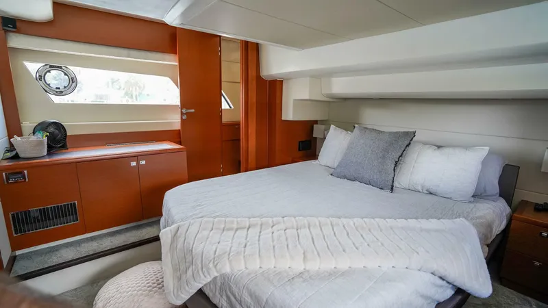 Slide: The Image of Prestige 550 Flybridge 2015 - 5506085