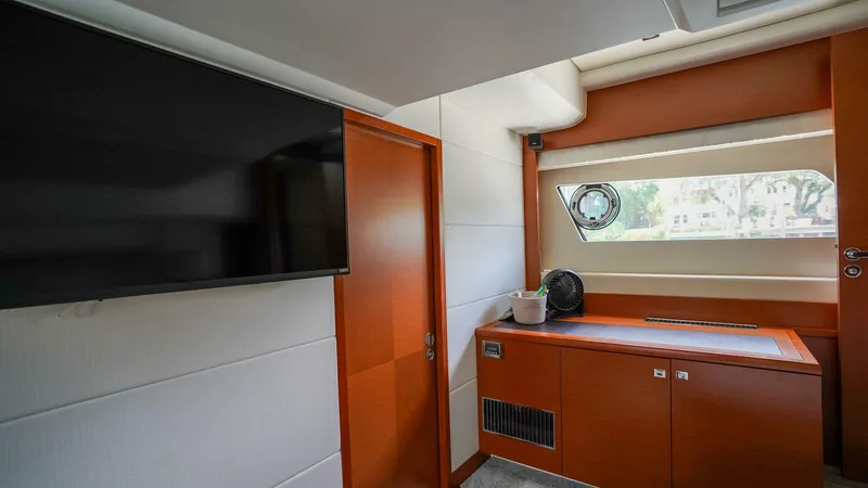 Slide: The Image of Prestige 550 Flybridge 2015 - 5506090