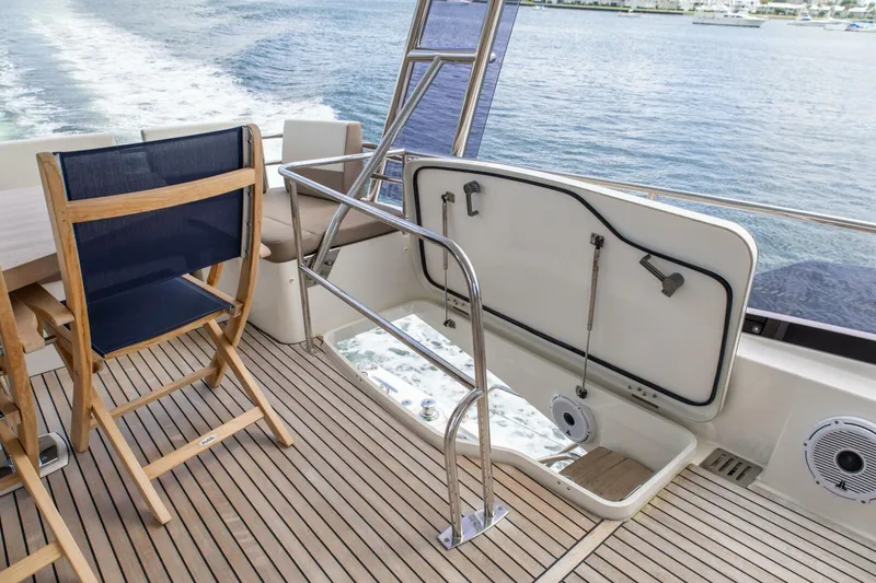 Slide: The Image of Prestige 550 Flybridge 2015 - 5506098