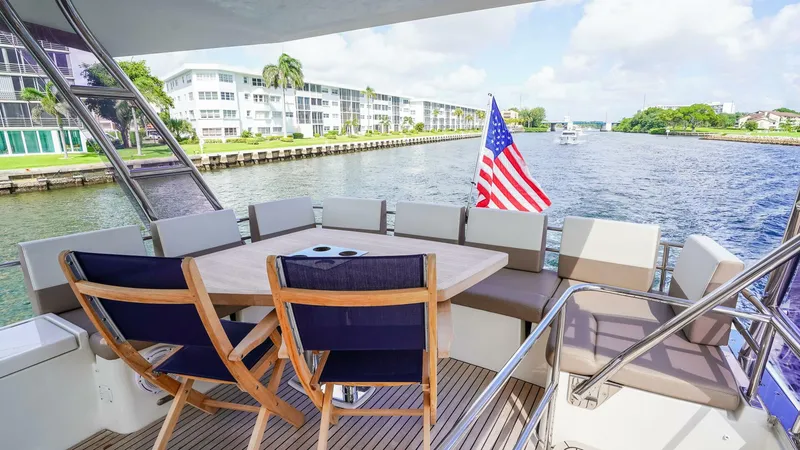 Slide: The Image of Prestige 550 Flybridge 2015 - 5506101