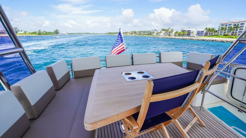 Slide: The Image of Prestige 550 Flybridge 2015 - 5506104