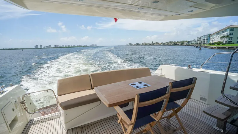 Slide: The Image of Prestige 550 Flybridge 2015 - 5506048